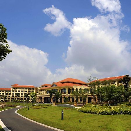 ยัวเวิล์ดอินเตอร์เนชั่นแนลคอนเฟเรนซ์เซนเตอร์ Hotel อี้วู ภายนอก รูปภาพ