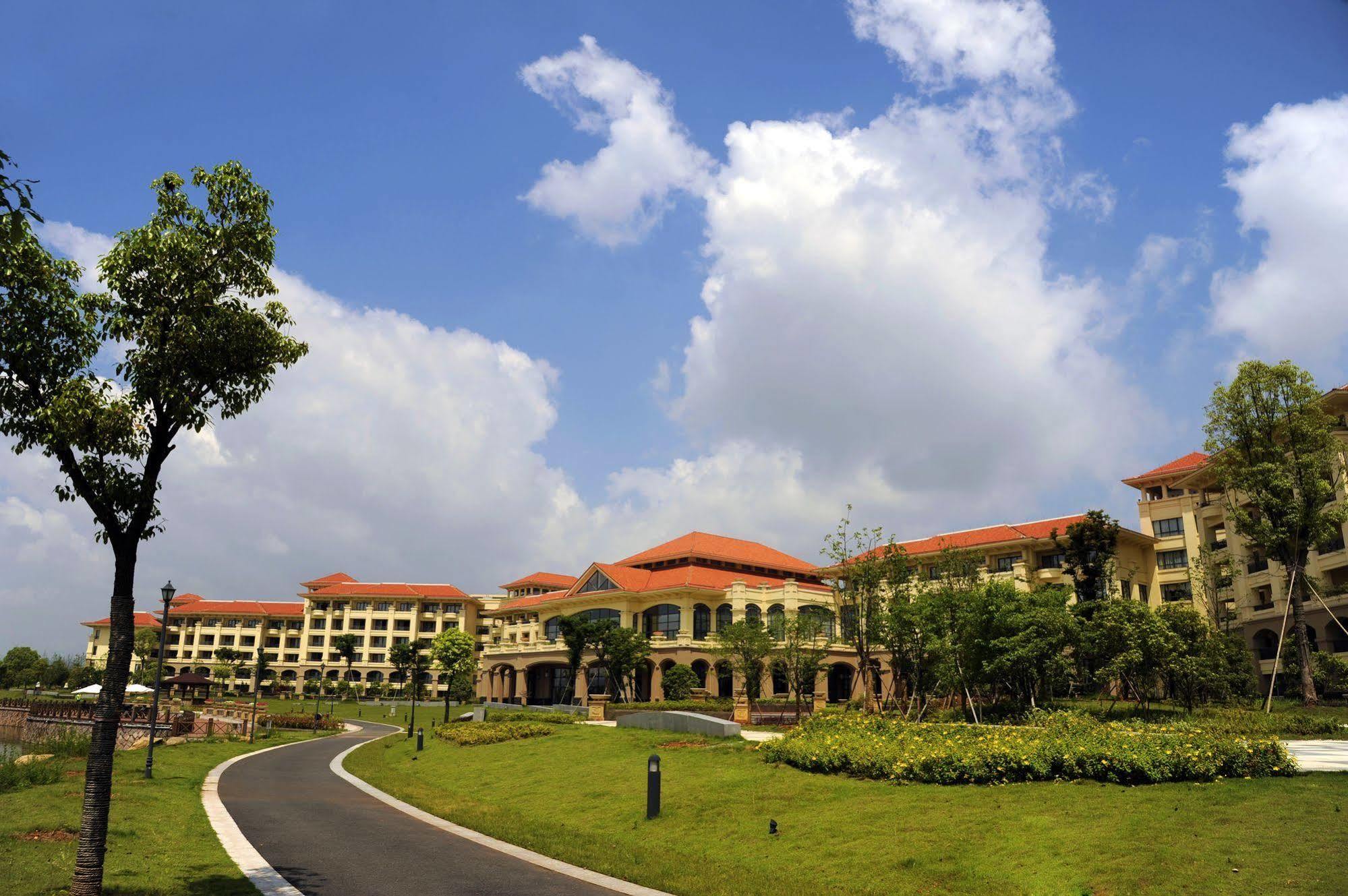 ยัวเวิล์ดอินเตอร์เนชั่นแนลคอนเฟเรนซ์เซนเตอร์ Hotel อี้วู ภายนอก รูปภาพ