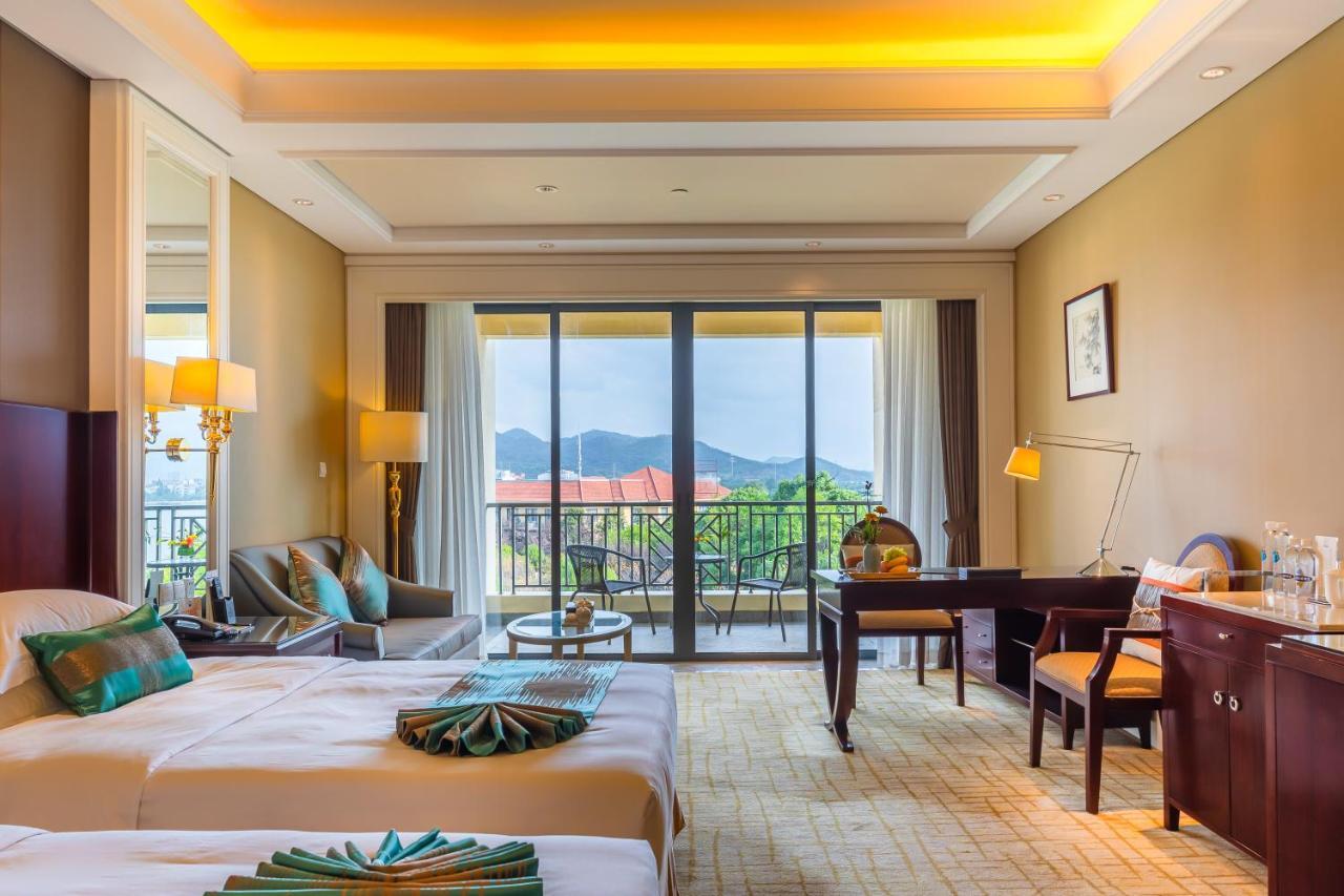 ยัวเวิล์ดอินเตอร์เนชั่นแนลคอนเฟเรนซ์เซนเตอร์ Hotel อี้วู ภายนอก รูปภาพ