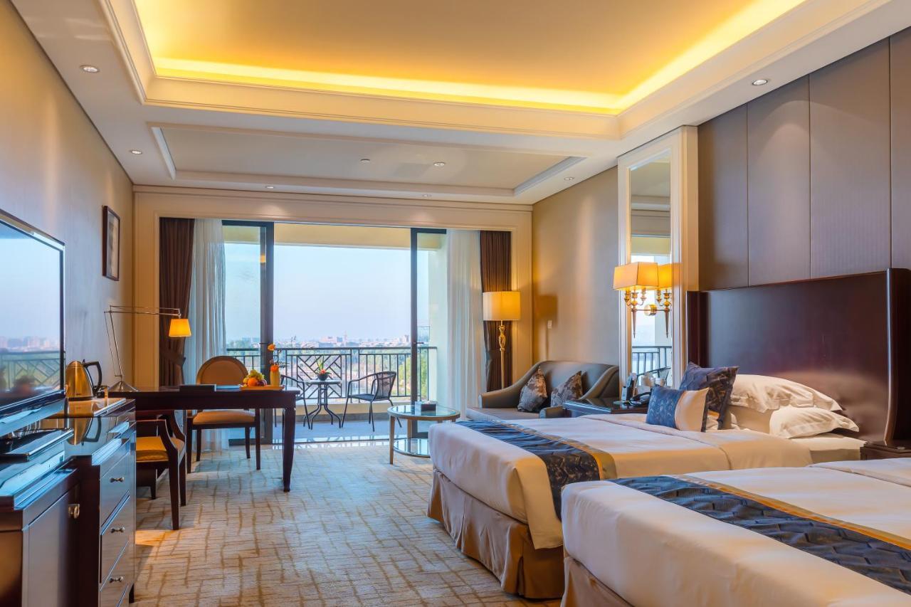 ยัวเวิล์ดอินเตอร์เนชั่นแนลคอนเฟเรนซ์เซนเตอร์ Hotel อี้วู ภายนอก รูปภาพ