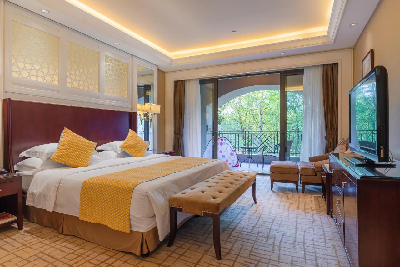ยัวเวิล์ดอินเตอร์เนชั่นแนลคอนเฟเรนซ์เซนเตอร์ Hotel อี้วู ภายนอก รูปภาพ