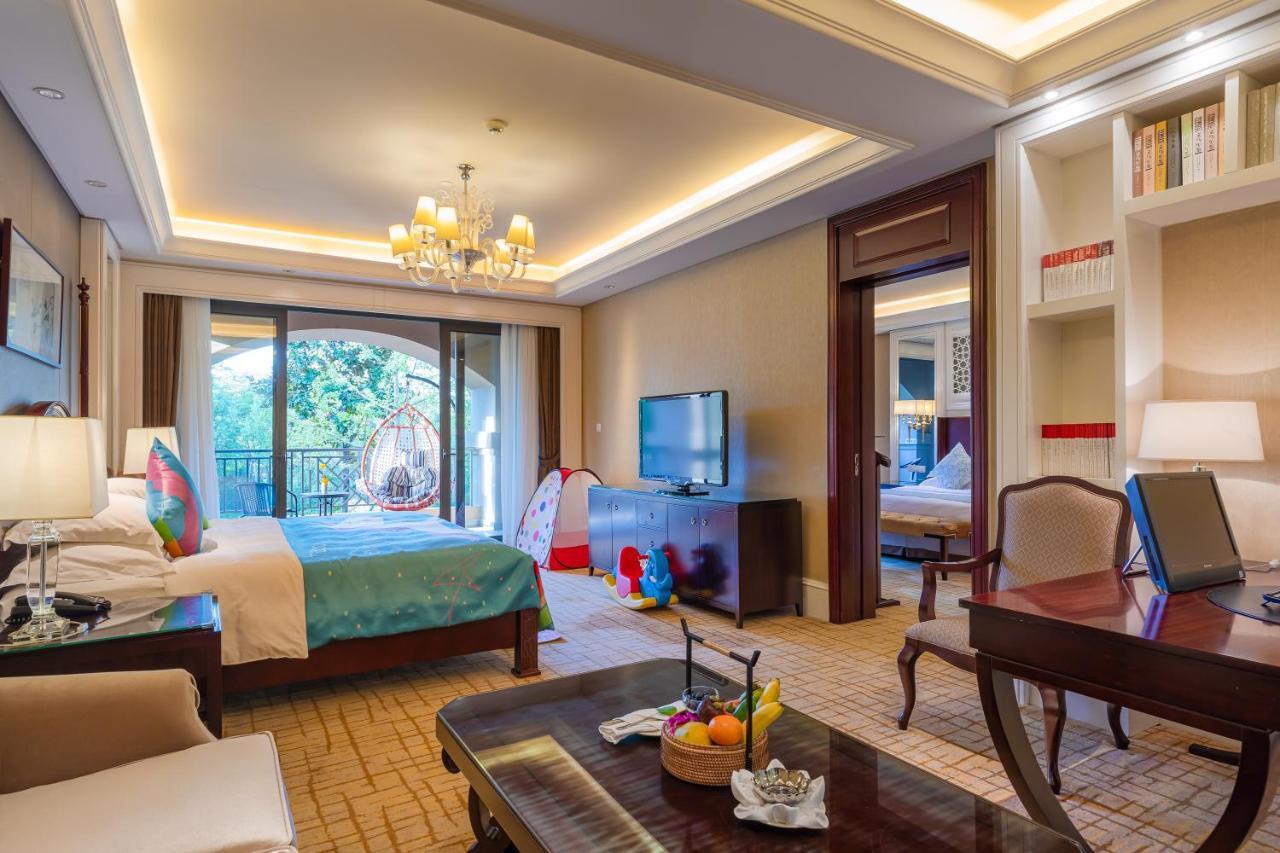 ยัวเวิล์ดอินเตอร์เนชั่นแนลคอนเฟเรนซ์เซนเตอร์ Hotel อี้วู ภายนอก รูปภาพ