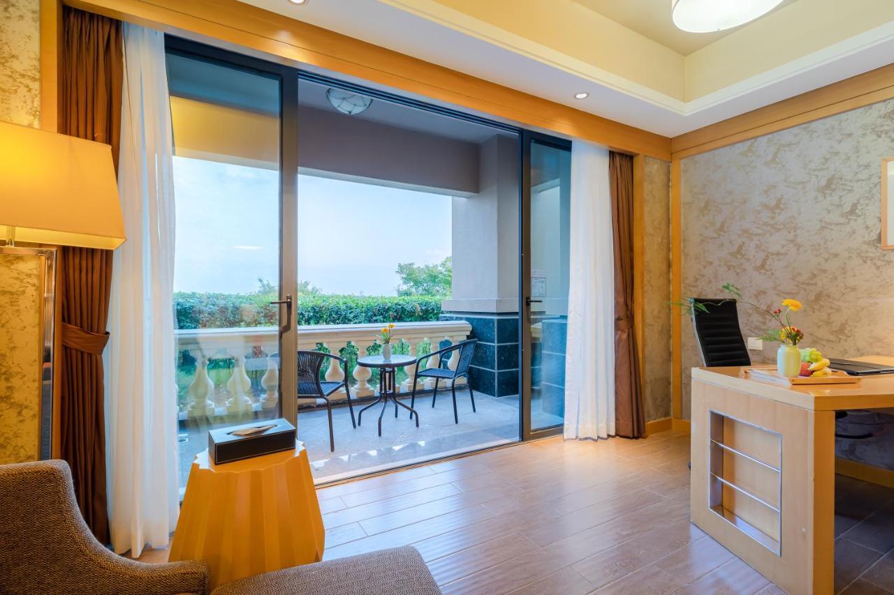 ยัวเวิล์ดอินเตอร์เนชั่นแนลคอนเฟเรนซ์เซนเตอร์ Hotel อี้วู ภายนอก รูปภาพ